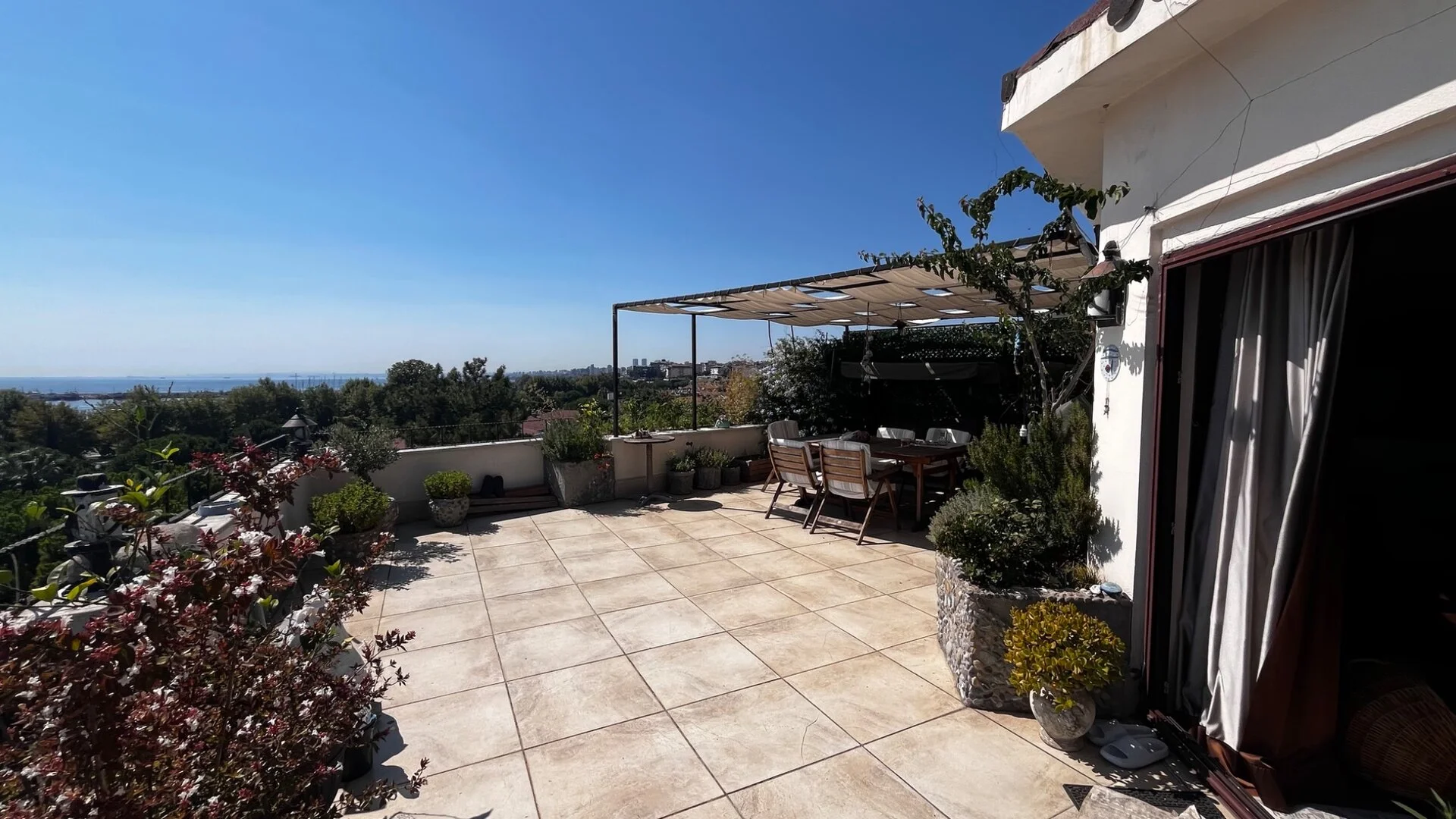 1. Balkon