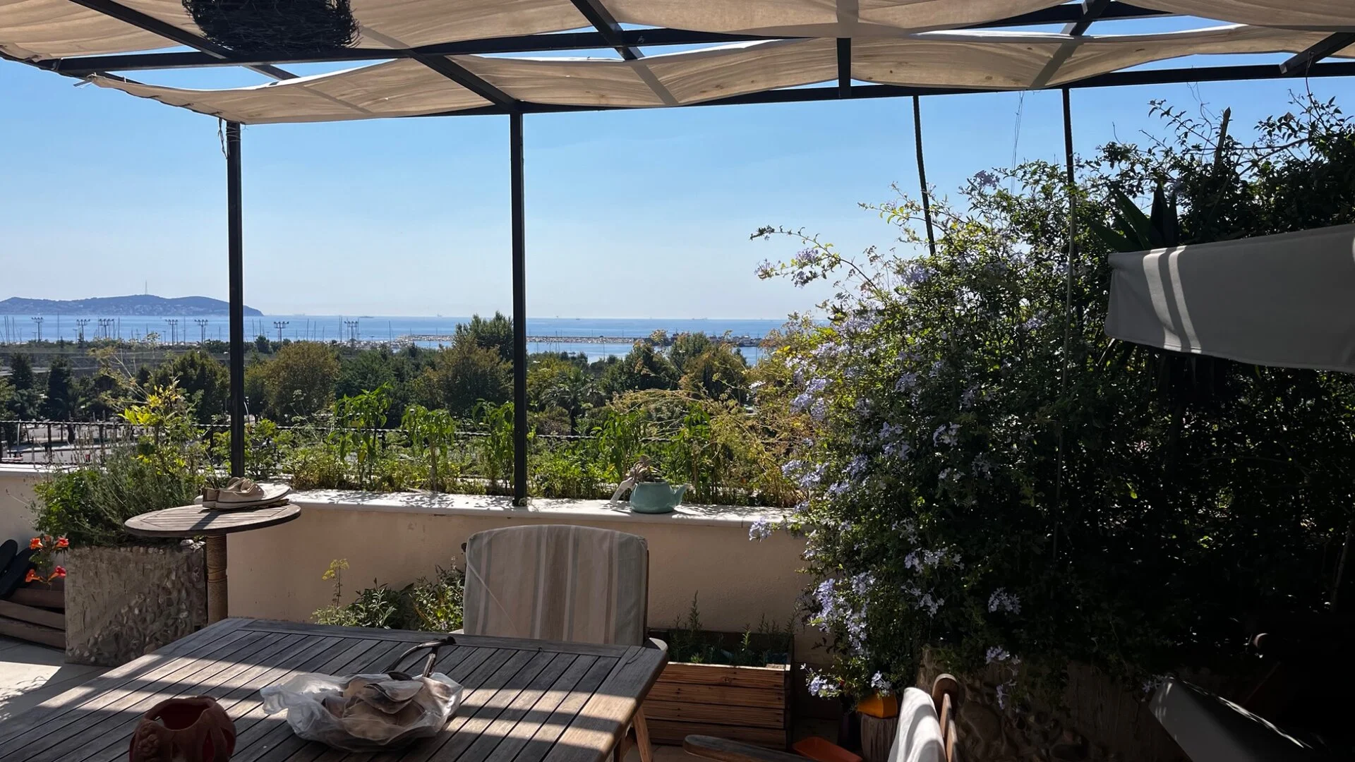 1. Balkon