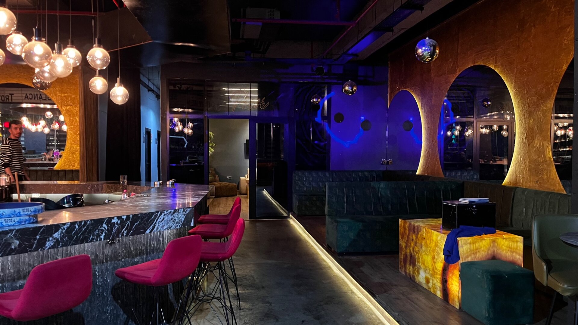 Bar