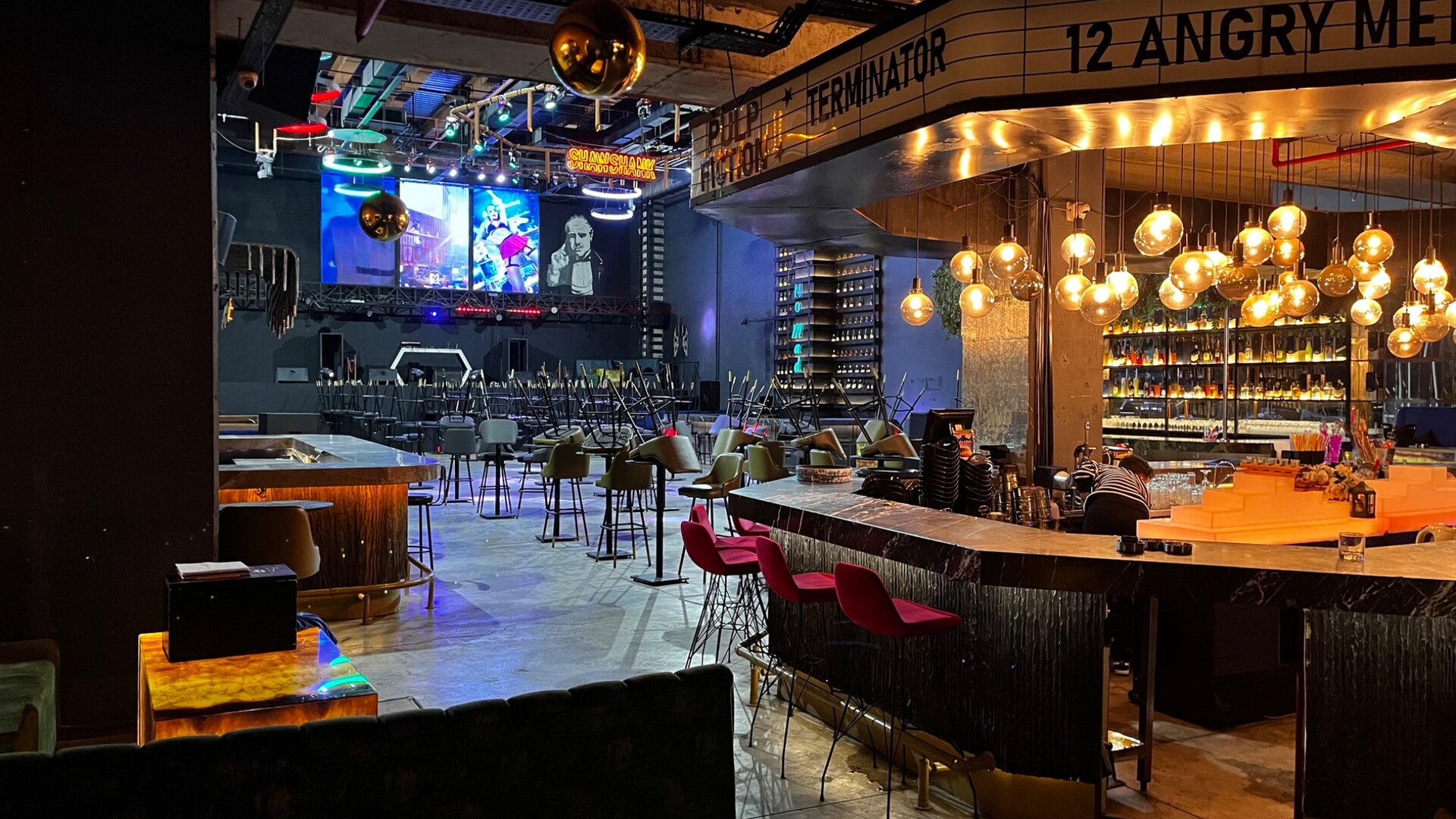 Bar