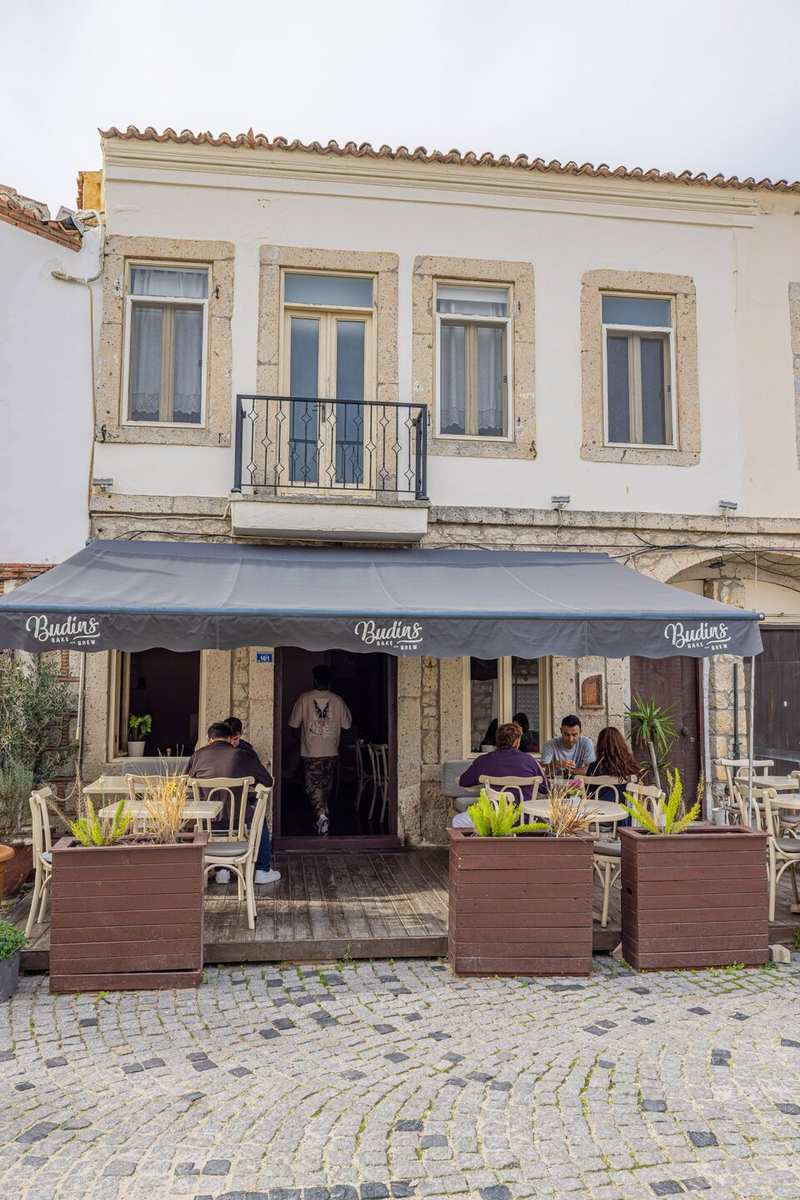 Alaçatı'da Eski Rum Evi ve Restoran — Çeşme Çekim Mekanı